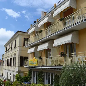 Eva La Romantica 2*, Moneglia Italië